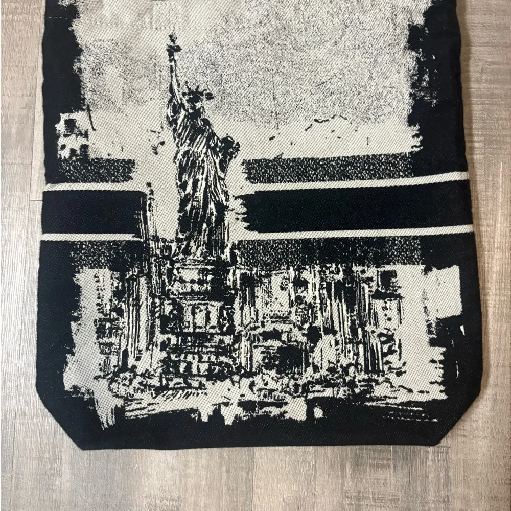 Christian Dior NYC to Paris Tote Bag - Picture 4 of 6